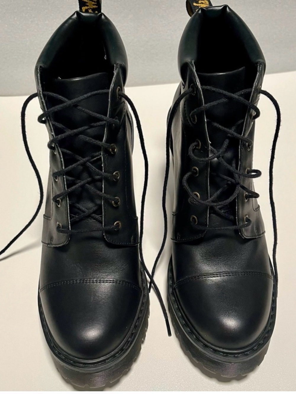 Dr Martens - Black Averil Lace Up Boots, Size 9, Like New, Excellent Condition!